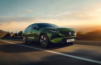 Yeni Peugeot 408’i test ettik: Hibrit motor, yeni yüz ve hâlâ çok dikkat çekiyor