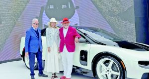 Göz var, nizam var: Tasarımını kimsenin beğenmediği elektrikli Ferrari’ye göz doktorundan 40 milyon dolar!