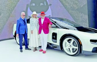 Göz var, nizam var: Tasarımını kimsenin beğenmediği elektrikli Ferrari’ye göz doktorundan 40 milyon dolar!