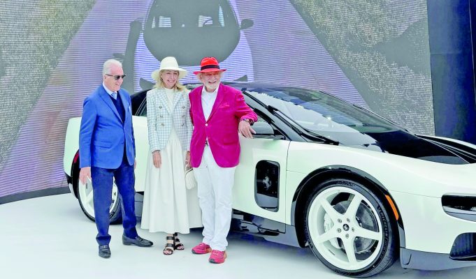 Göz var, nizam var: Tasarımını kimsenin beğenmediği elektrikli Ferrari’ye göz doktorundan 40 milyon dolar!